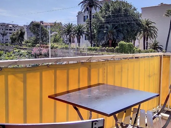 Le Serra A2 Διαμέρισμα Ζουάν λε Πιν